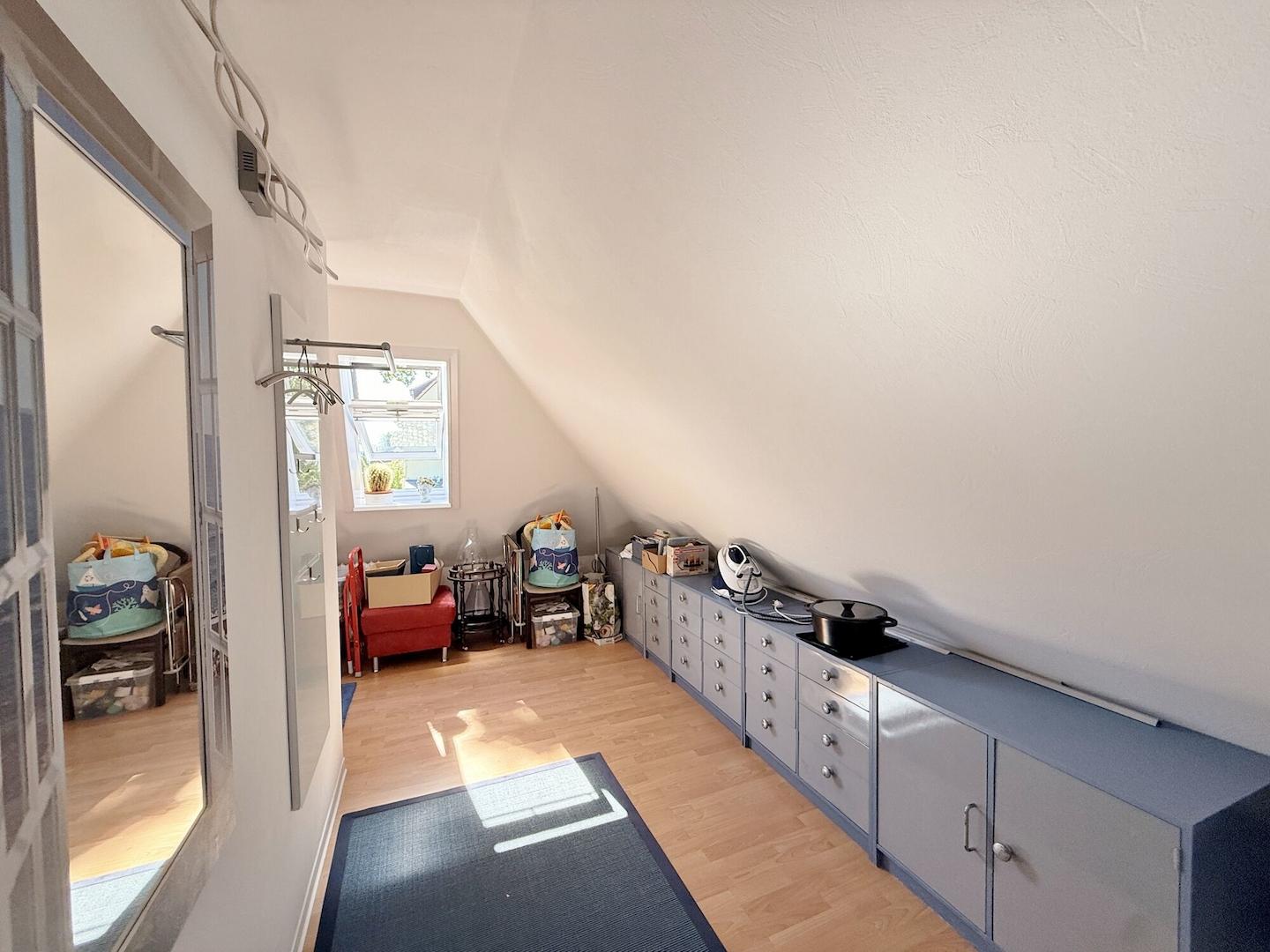 DG / Durchgangszimmer