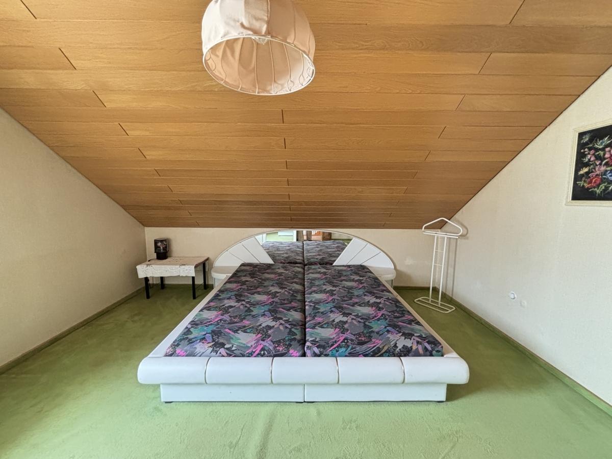 Schlafzimmer (2)