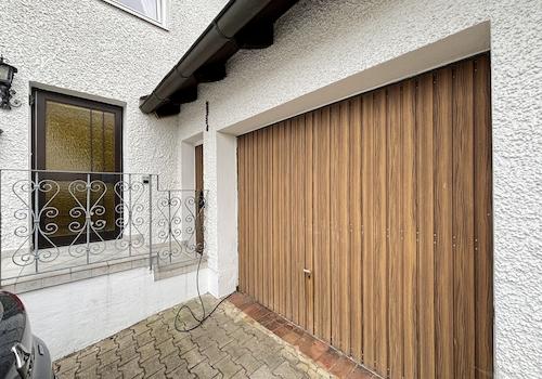 Garage und Eingang