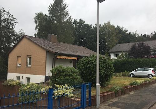 Seite links - Straßenseite