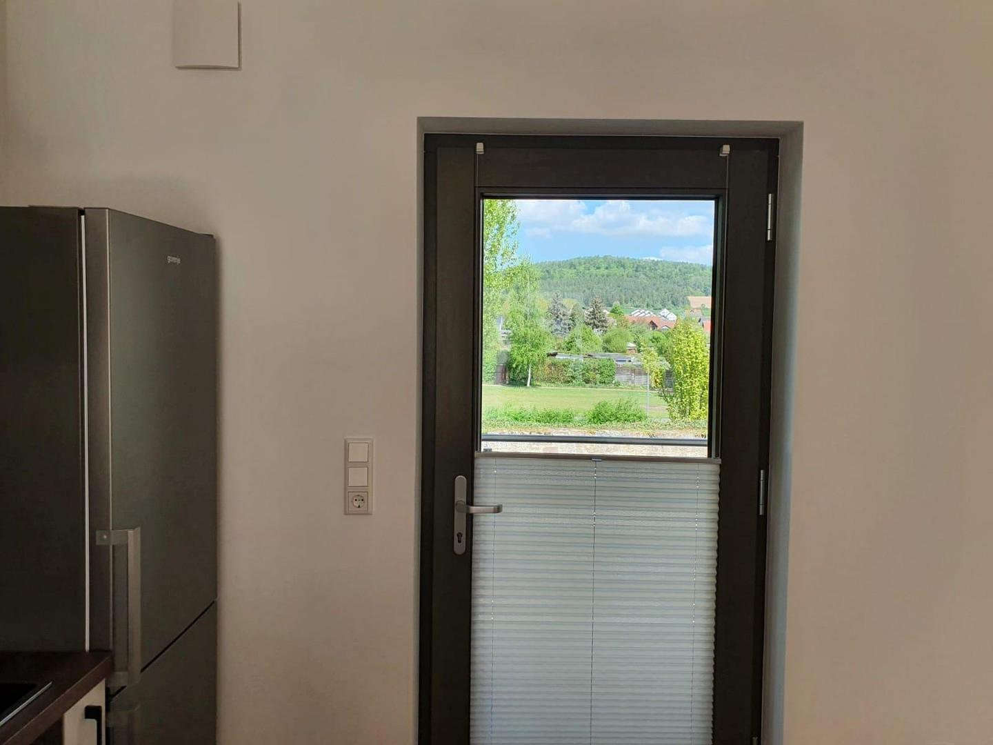 Eingangstür mit Westbergblick