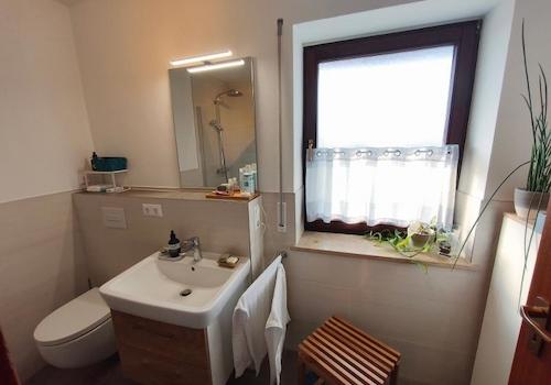 Bad mit Badewanne OG Bild 3