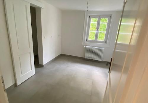 Küche mit Speisekammer