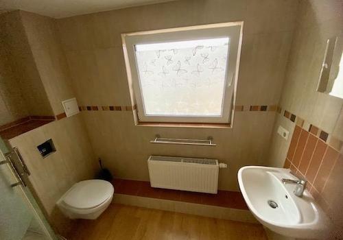 Bad mit Dusche 