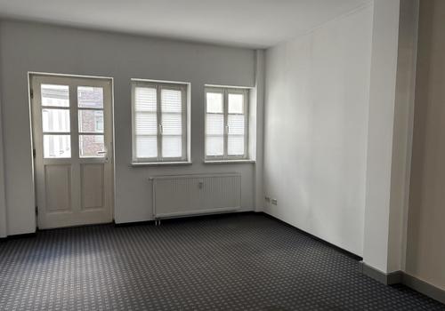 Wohn-/ Schlafzimmer mit Hofzugang