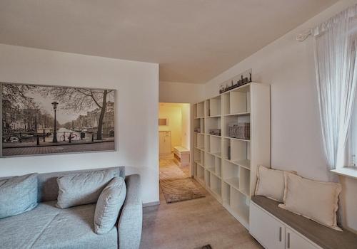 Wohnzimmer und Flur