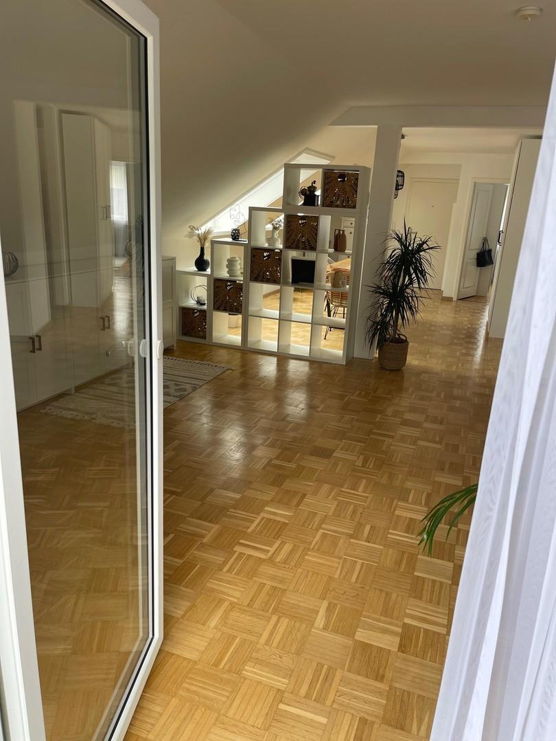 Großzügiges Wohn-und Esszimmer