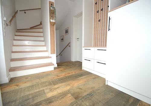 Diele / Treppe ins OG