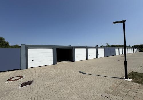 dazugehörige Garage