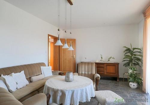 Blick ins Wohnzimmer