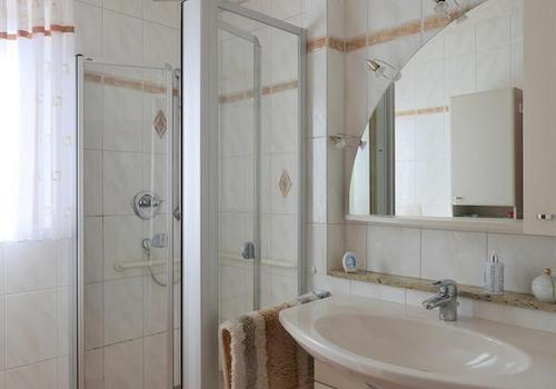 Bad mit bodentiefer Dusche