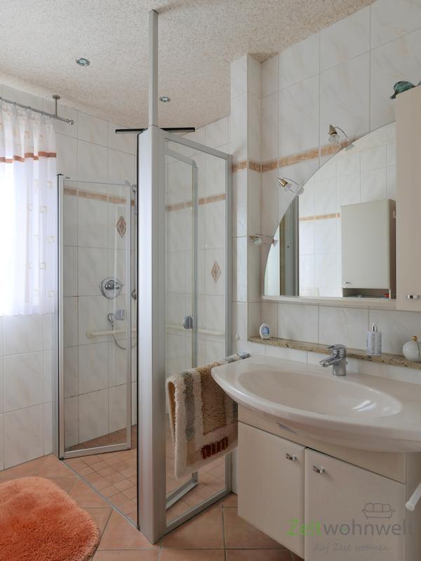 Bad mit bodentiefer Dusche