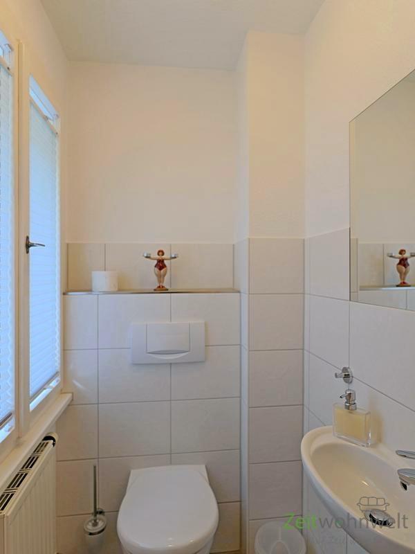 separates WC
