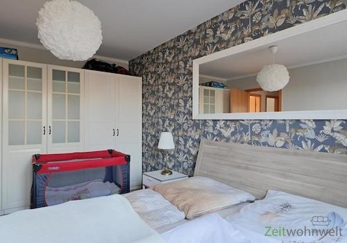 Kleiderschrank im Schlafzimmer