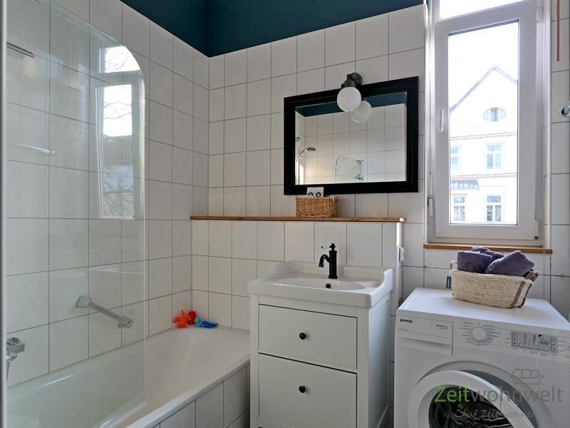 Wanne mit Duschabtrennung (links)