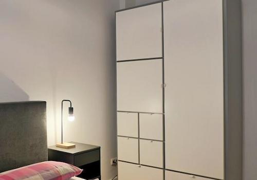 moderner Schlafzimmerschrank