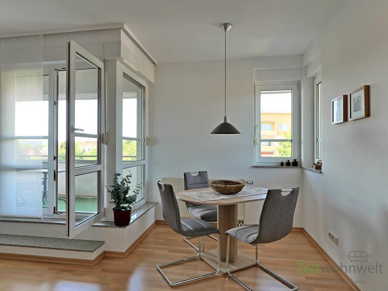 Esstisch im Wohnzimmer