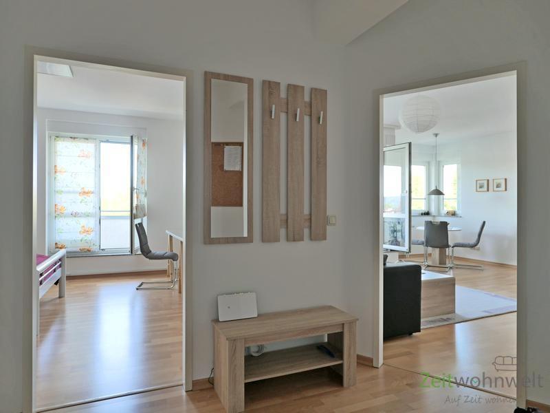 Wohnungsflur mit Garerobe