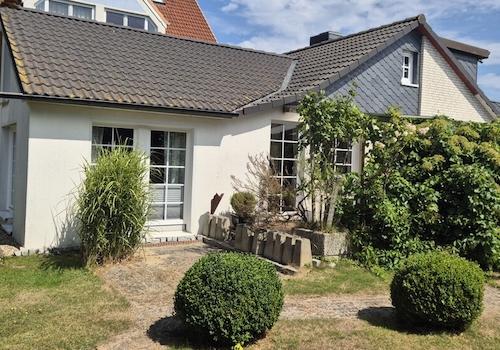von links