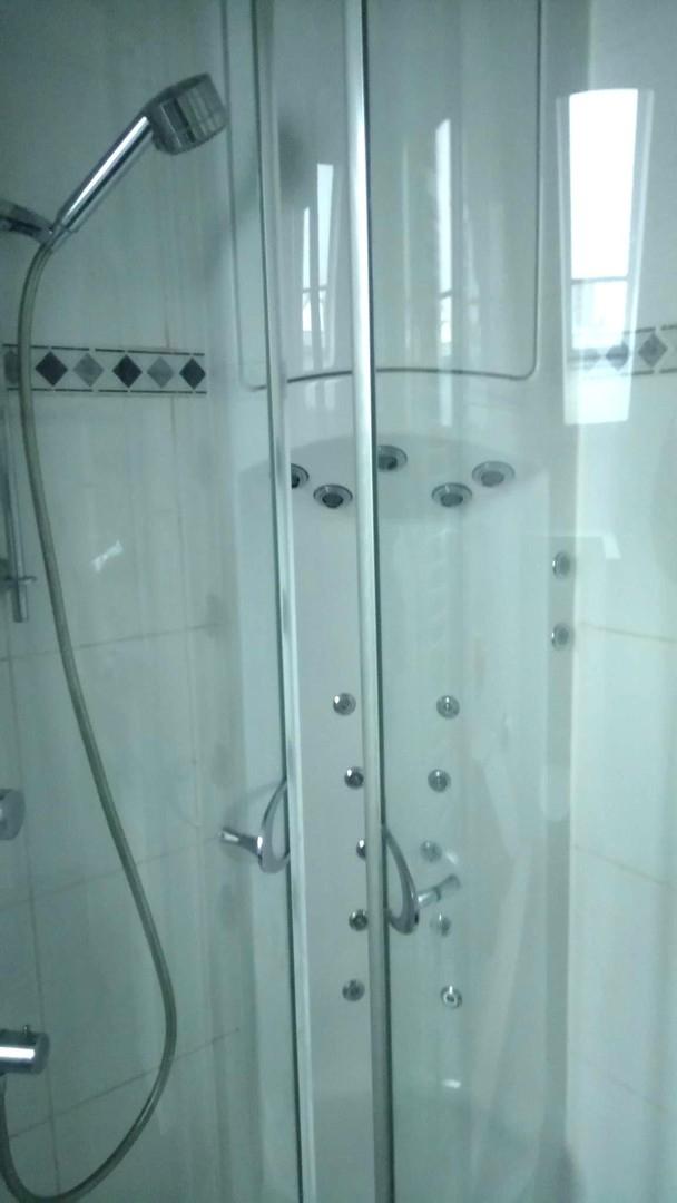 Dusche Erdgeschoß