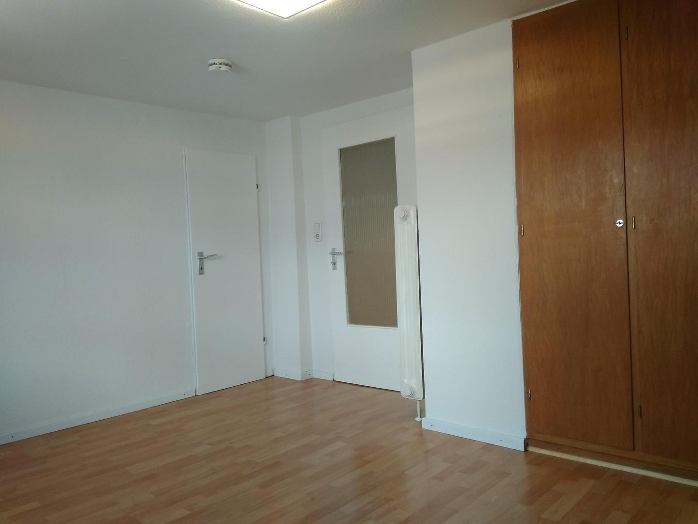 Zimmer 2 mit Einbauschrank