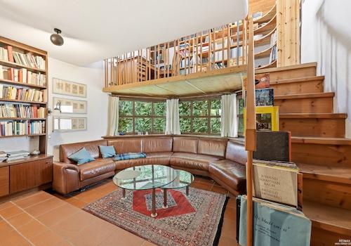 Lounge-Bereich Wohnzimmer mit Galerie