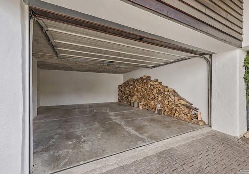 Große Garage mit viel Platz