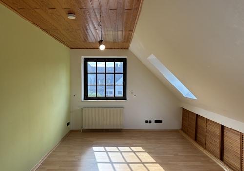 Zimmer 2 OG