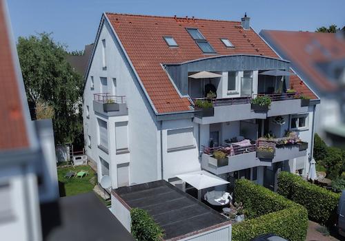 30 Haus Drohnenansicht Vorderseite