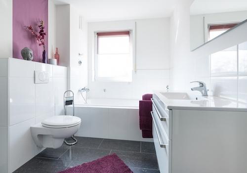 Bad mit Fenster Wanne +Dusche