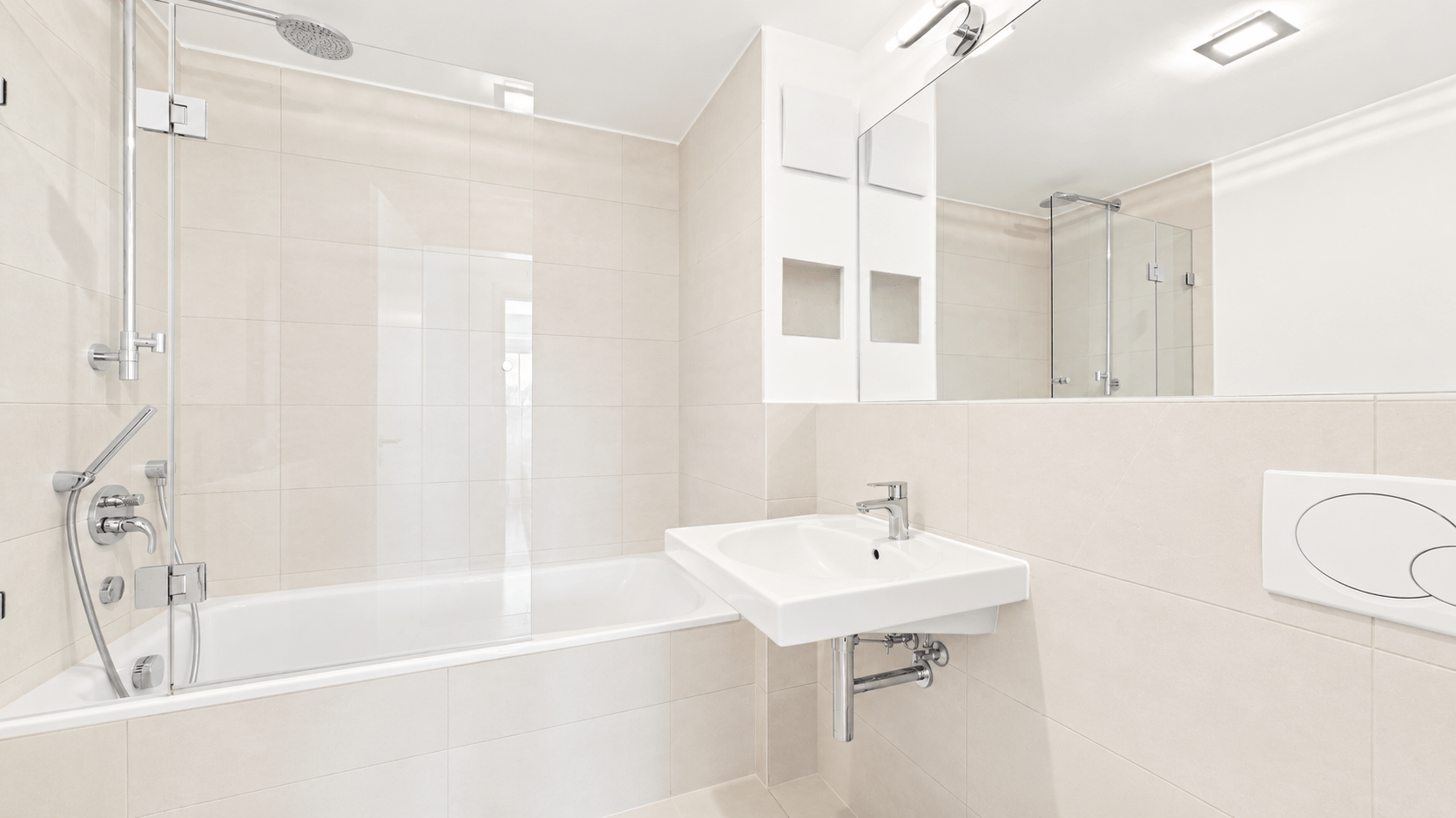 Badezimmer mit Badewanne