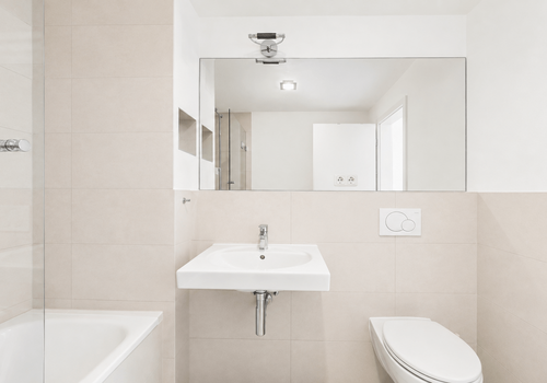 Badezimmer mit Badewanne (2)