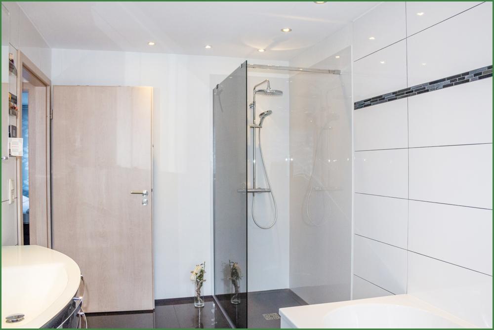 Komfortable Dusche im Erdgeschoss