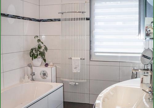 Badewanne im Erdgeschoss