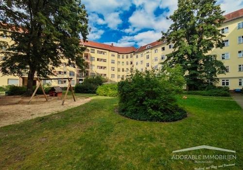 Innenhof mit Spielplatz