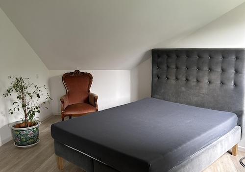 Schlafzimmer Ansicht 1