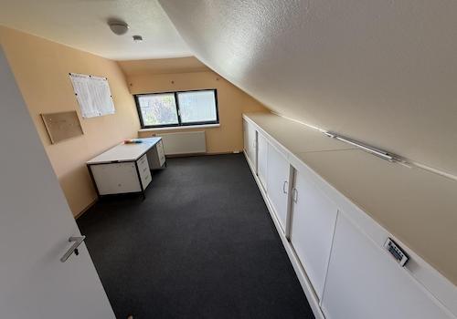 Kinderzimmer/Büro 2