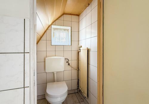 WC Wohnung vorne