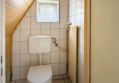WC Wohnung vorne