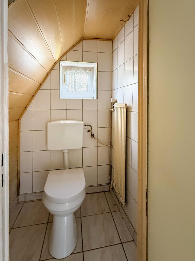 WC Wohnung vorne