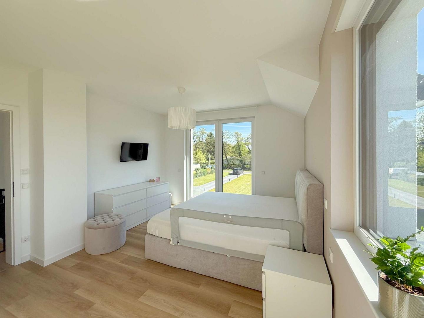 Schlafzimmer 1 