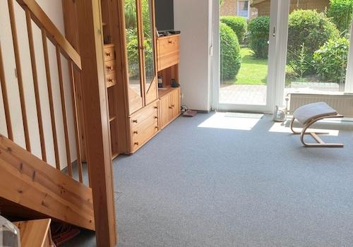Wohnzimmer (inzw. Laminat)