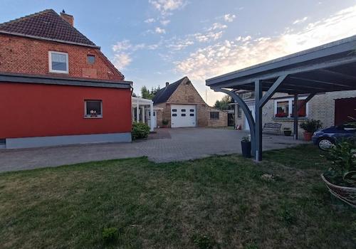 Hofbereich Seitenansicht