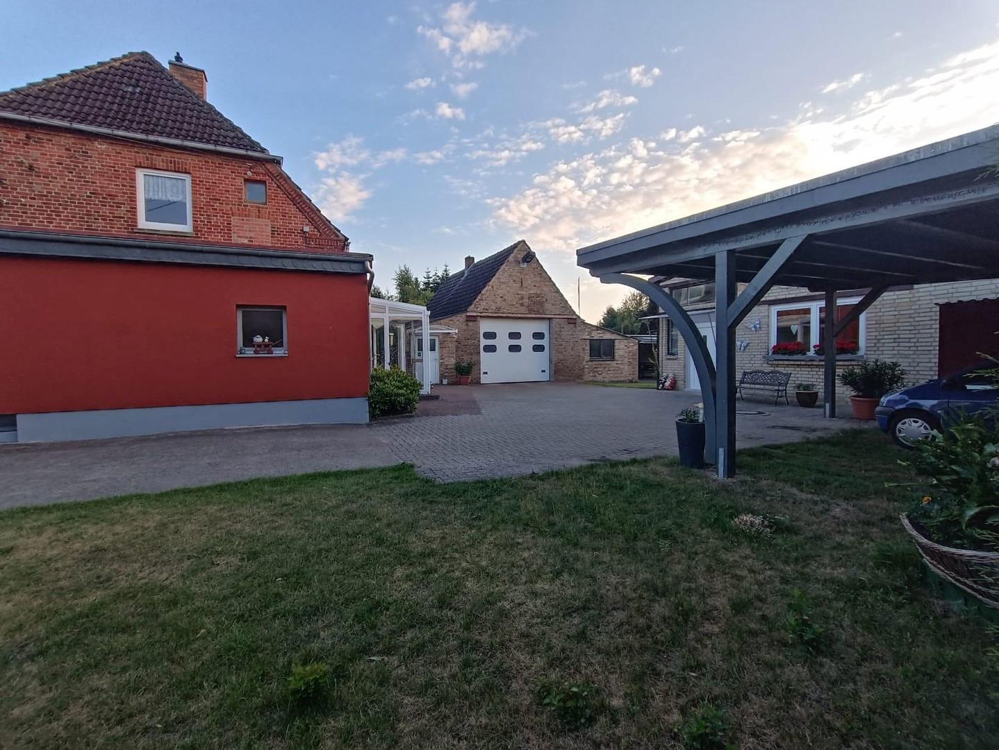 Hofbereich Seitenansicht