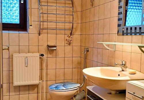 Badezimmer im Erdgeschoss