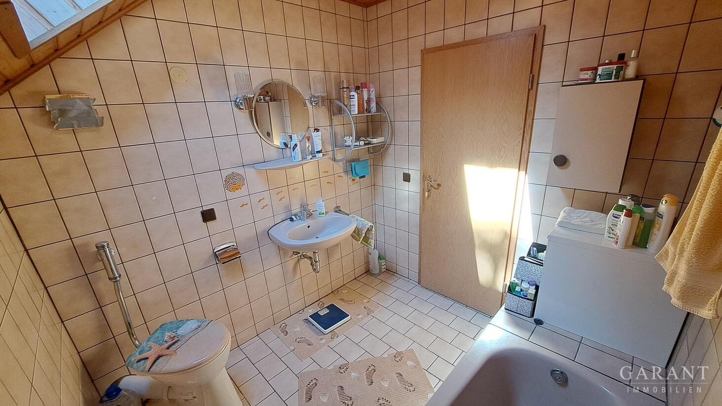 Badezimmer im Obergeschoss