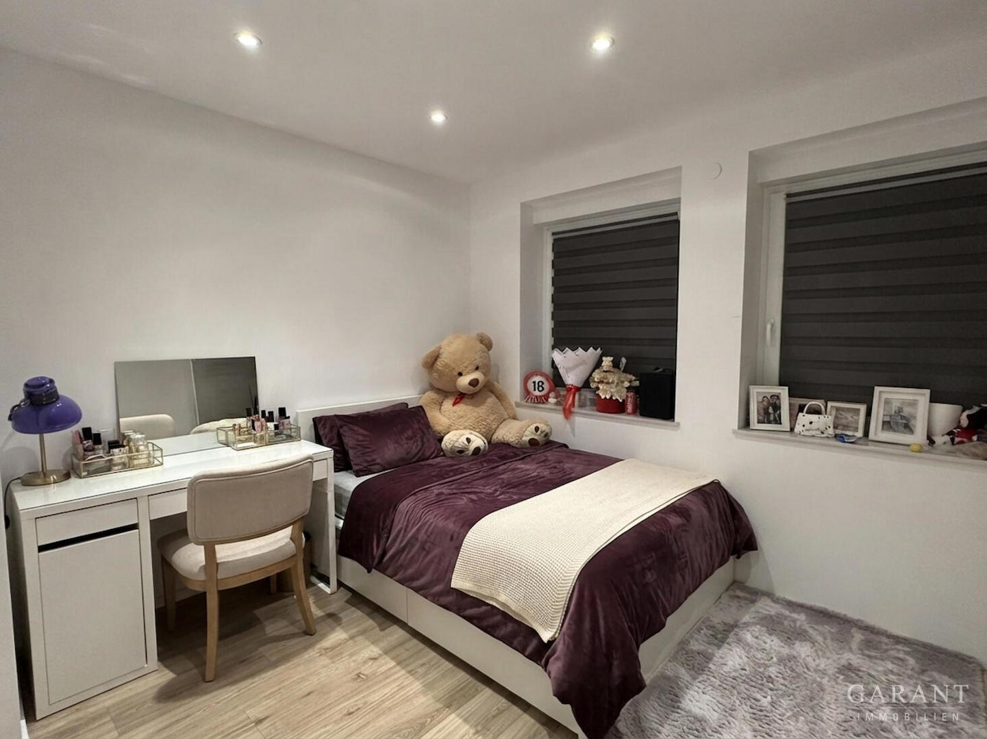 Schlafzimmer 1