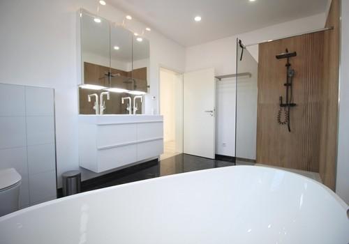 Badezimmer im OG