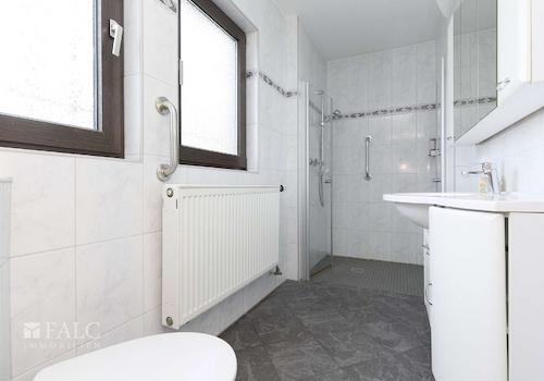 Barrierefreies Badezimmer 