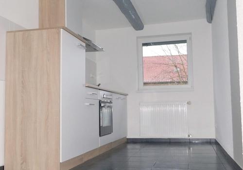 Bsp Wohnung mit Kueche im OG